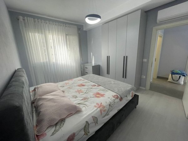 Tirane, jepet me qera apartament 2+1 Kati 7, 100 m² 800 € (fusha e aviacionit)