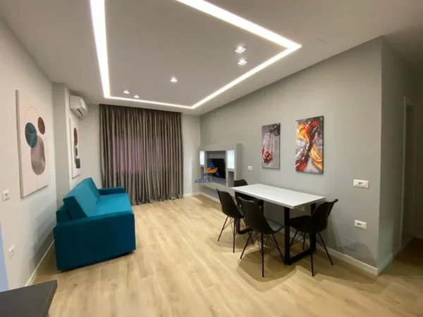 Tirane, jepet me qera apartament 2+1+Ballkon , 80 m² 60000 LEKE (21 DHJETORI)