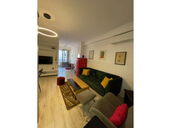 0683487469 Tirane, jepet me qera apartament 1+1 Kati 4, 64 m² 950 € (BLLOK)