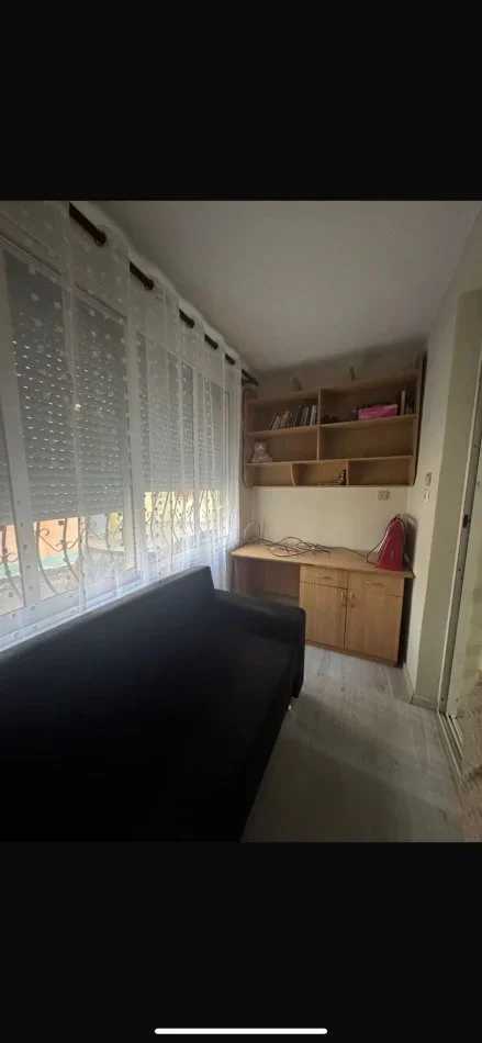 Tirane, jepet me qera apartament 1+1 Kati 1, 65 m² 500 € (Bar Votra Brryli)