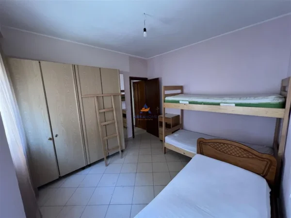 Tirane, jepet me qera apartament 1+1+Ballkon Kati 2, 60 m² 450 € (ZONA 5 MAJI)