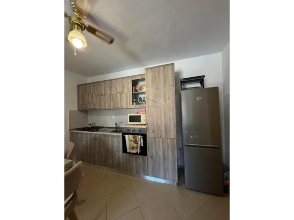 Tirane, shitet apartament 2+1+Ballkon Kati 3, 88 m² 144.000 € (Fresk)