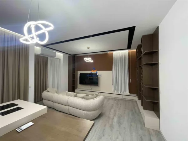 Tirane, jepet me qera apartament 2+1+Ballkon Kati 1, 108 m² 850 € (ZONA DOGANA)