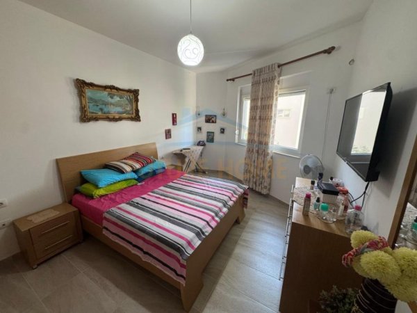 Durres, shitet apartament 2+1+Ballkon Kati 2, 82 m² 200.000 € (Gjiri i Lalzit)