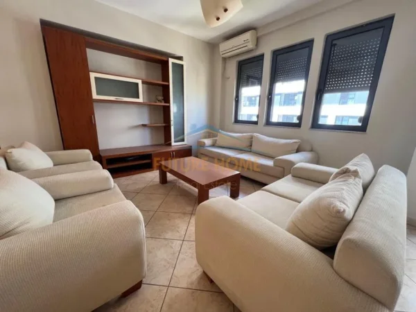 0683487469 Tirane, jepet me qera apartament 2+1 Kati 6, 108 m² 750 € (Square 21 , Rruga e Kavajes)