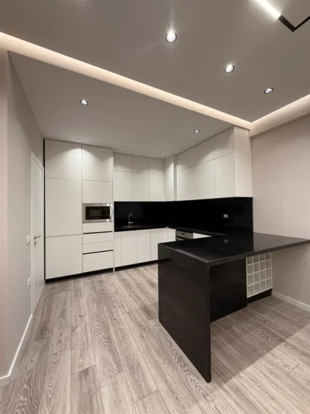 Tirane, jepet me qera apartament 1+1+parkim Kati 1, 70 m² 600 € (Astir ,Kompleksi Urban Gate)