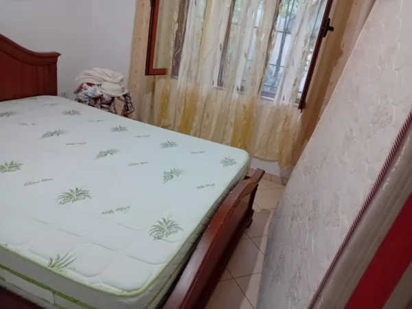 Tirane, jepet me qera apartament 1+1 Kati 1, 70 m² 420 € (5 maji)