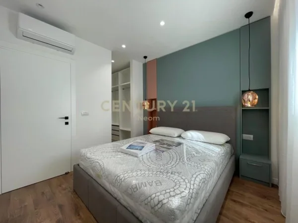 Tirane, jepet me qera apartament 2+1+Ballkon Kati 1, 77 m² 700 € (Neom121975)