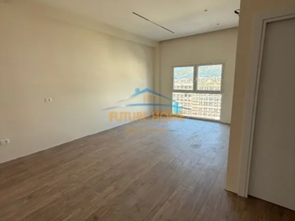 Tirane, shitet apartament 1+1+Ballkon Kati 2, 60 m² 98.500 € 