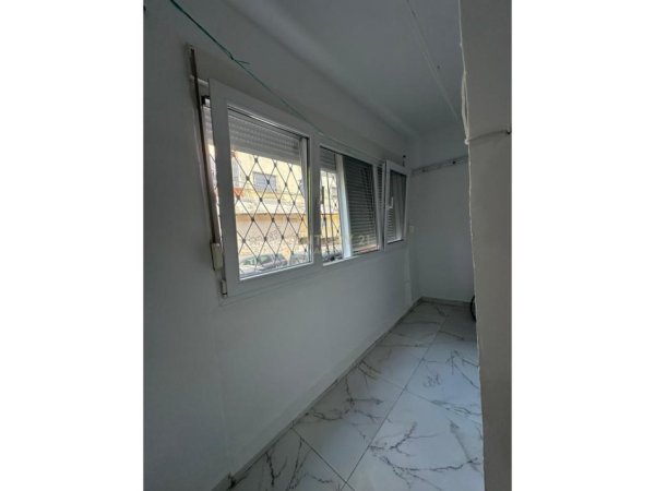 Tirane, jepet me qera apartament 1+1 Kati 1, 59 m² 450 € 