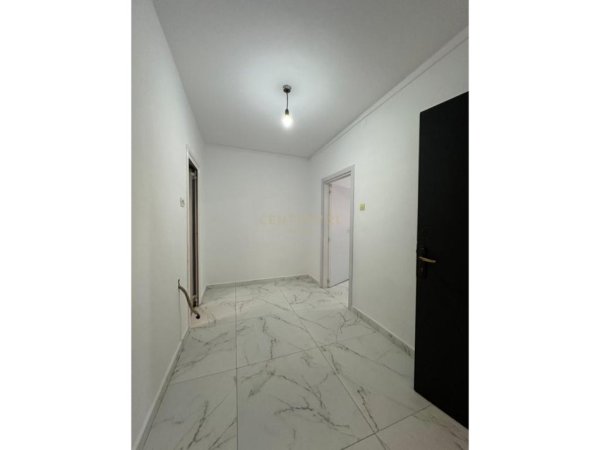 Tirane, jepet me qera apartament 1+1 Kati 1, 59 m² 450 € 