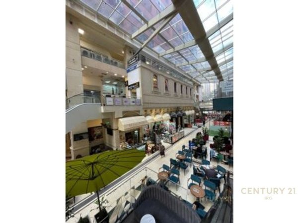 Tirane, jepet me qera ambjent biznesi Kati 1, 30 m² 350 € (Galeria ,Barrikadat)