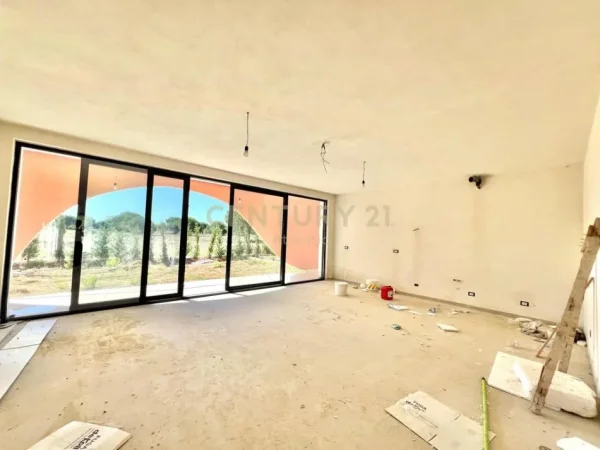 Durres, shitet Vile 4+1 Kati 3, 450 m² 500.000 € (Gjiri i Lalezit)