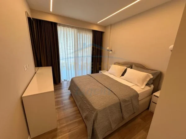 Tirane, jepet me qera apartament 2+1+2+Post Parkimi+Ballkon Kati 5, 105 m² 1.200 € (Myslym Shyri)