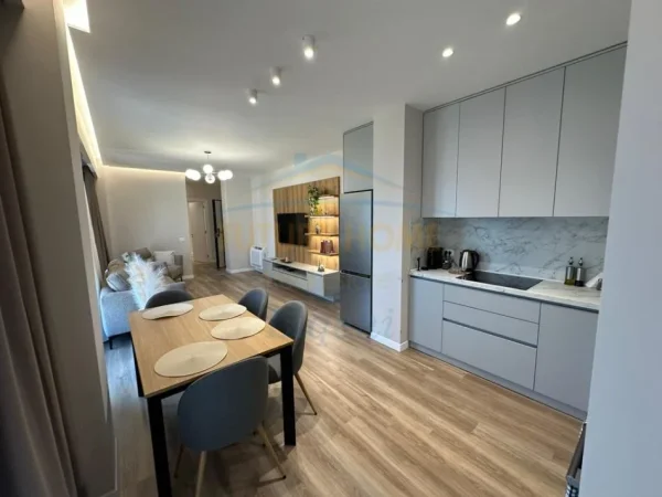 Tirane, jepet me qera apartament 2+1+2+Post Parkimi+Ballkon Kati 5, 105 m² 1.200 € (Myslym Shyri)