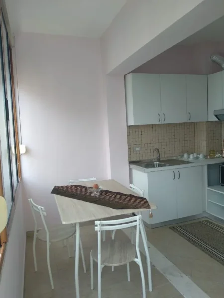 jepet me qera apartament Kati 6, 58 m² 520 € (qsut)