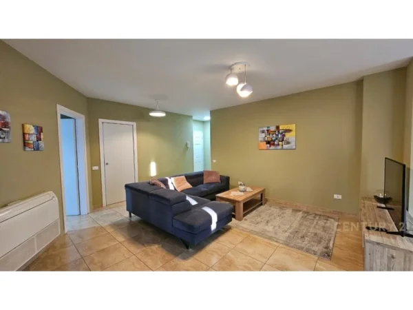 Tirane, jepet me qera apartament 2+1 Kati 8, 105 m² 800 € (21Dhjetori)