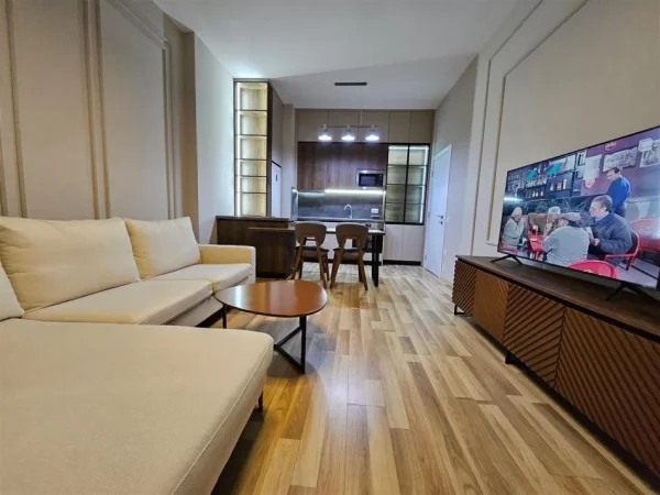 Tirane, jepet me qera apartament 1+1 Kati 5, 65 m² 700 € (Square 21)