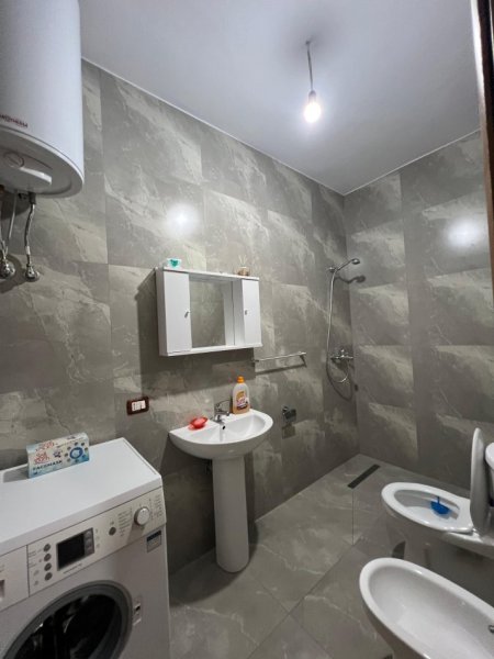 Tirane, shitet apartament 1+1 Kati 11, 79 m² 122.667 € (Turdiu)