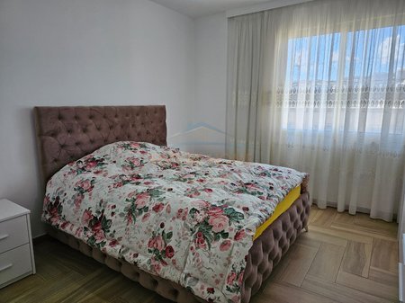 Tirane, jepet me qera apartament 2+1+Ballkon Kati 4, 94 m² 800 € 