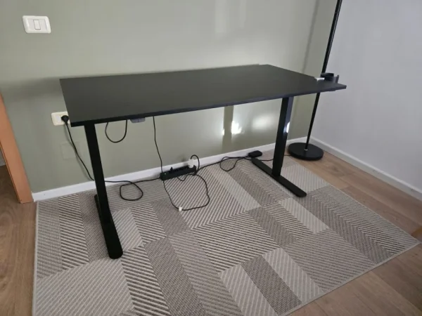 Tirane, shes Tavoline zyre - Me Motorr - 140x70 cm - e Zeze - gjendje perfekte 200 €