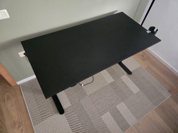 Tirane, shes Tavoline zyre - Me Motorr - 140x70 cm - e Zeze - gjendje perfekte 250 €