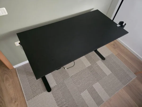 Tirane, shes Tavoline zyre - Me Motorr - 140x70 cm - e Zeze - gjendje perfekte 200 €