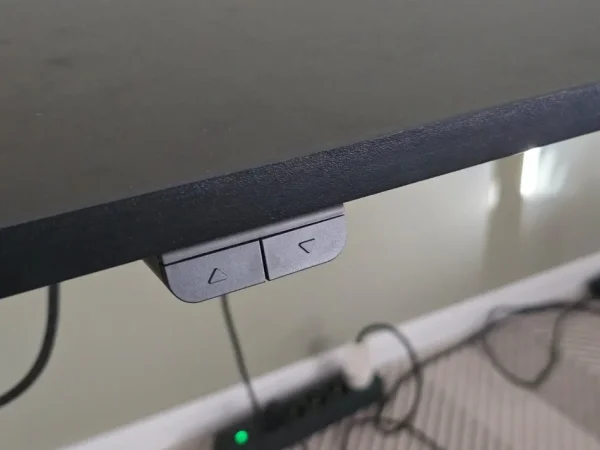 Tirane, shes Tavoline zyre - Me Motorr - 140x70 cm - e Zeze - gjendje perfekte 200 €