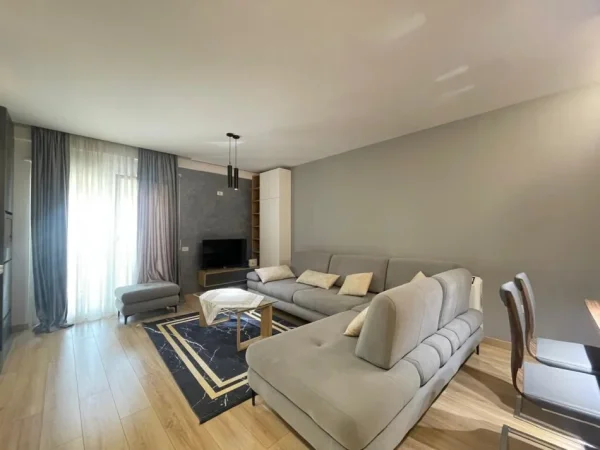 Tirane, jepet me qera apartament 2+1 Kati 8, 78 m² 650 € (Golden park 3)