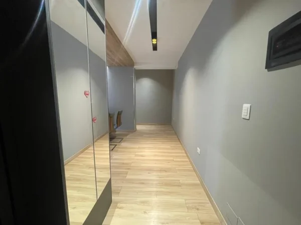Tirane, jepet me qera apartament 2+1 Kati 8, 78 m² 650 € (Golden park 3)