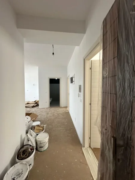 Tirane, jepet me qera zyre Kati 2, 95 m² 600 € (River Residence Unaza e Re)