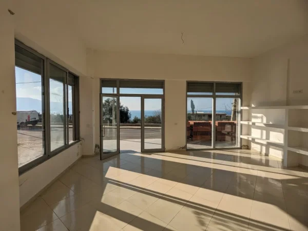 Vlore, shitet ambjent biznesi Kati 0, 58 m² 95.000 €
