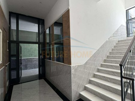 Tirane, jepet me qera apartament 1+1 Kati 3, 65 m² 600 € 