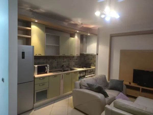 Tirane, jap me qera apartament 2+1+Ballkon Kati 4, 120 m² (Rruga Ferit Xhajko, prane ish Restorant Durresi)