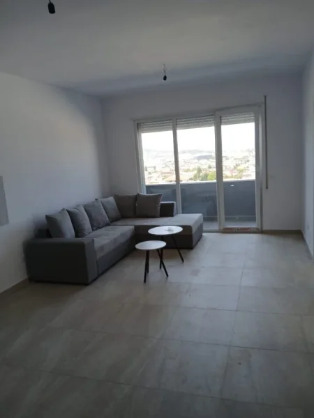 Tirane, jepet me qera apartament 2+1 Kati 6, 96 m² 500 € (Univers City)