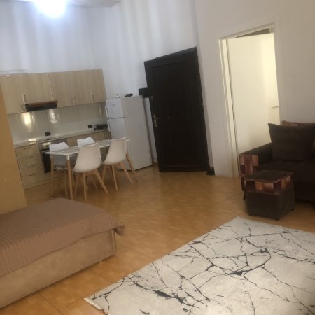 Tirane, apartament