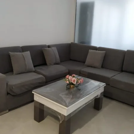 Tirane, jepet me qera apartament 2+1+Ballkon Kati 6, 80 m² 700 € (Mbrapa Poliklinikes nr.9, Tek 21 Dhjetori)