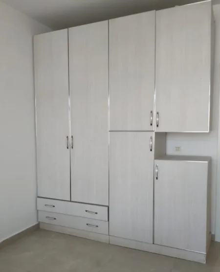 Tirane, jepet me qera apartament 2+1+Ballkon Kati 6, 80 m² 700 € (Mbrapa Poliklinikes nr.9, Tek 21 Dhjetori)