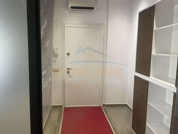 Tirane, jepet me qera ambjent biznesi , 288 m² 2.300 € (KOMPLEKSI TURDIU)