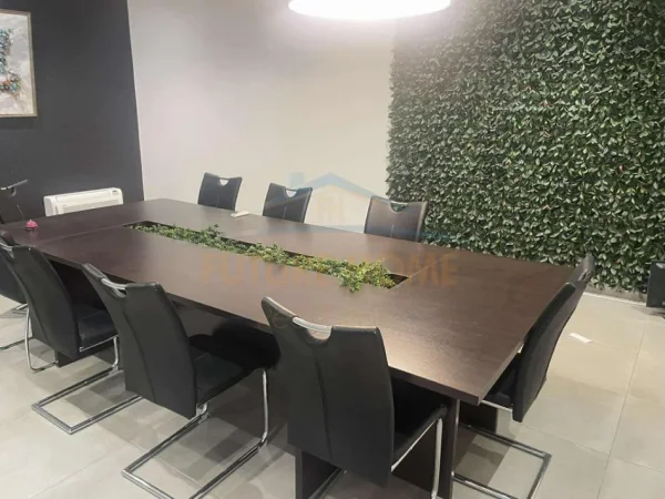 Tirane, jepet me qera ambjent biznesi , 288 m² 2.300 € (KOMPLEKSI TURDIU)