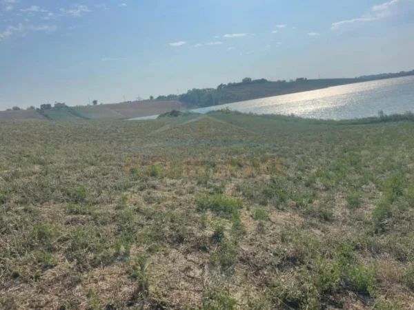 Durres, shitet toke , 2.884 m² 160.000 € (KARPEN, MAMINAS)