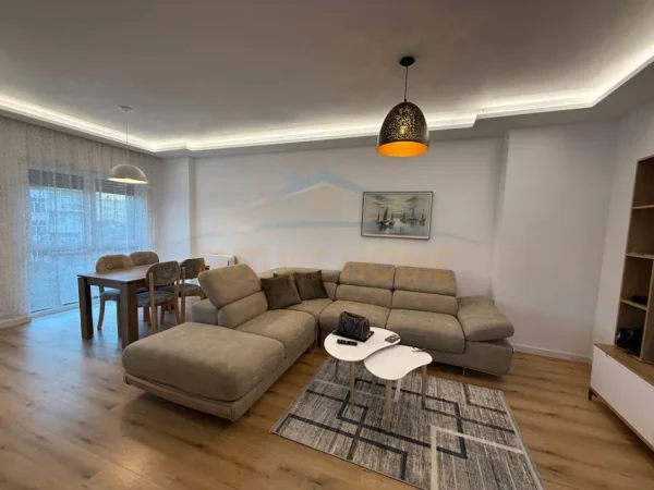 Tirane, jepet me qera apartament 2+1 Kati 2, 97 m² 1.000 € (SHKOLLA E KUQE)