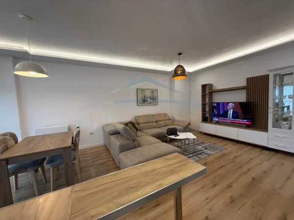 Tirane, jepet me qera apartament 2+1 Kati 2, 97 m² 1.000 € (SHKOLLA E KUQE)