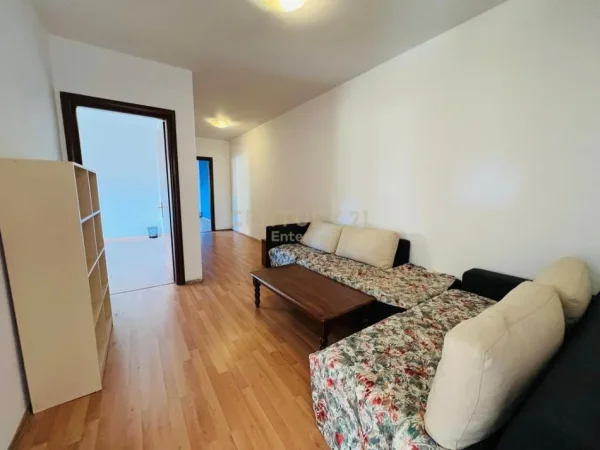 Tirane, jepet me qera ambjent biznesi Kati 4, 150 m² 1.500 € (Ambasada Amerikane)