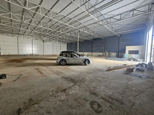 Tirane, jepet me qera magazine Kati 0, 1.000 m² 3.500 € (Kashar)