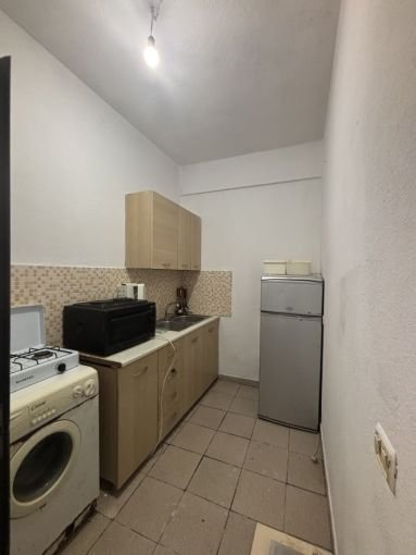 Tirane, jepet me qera apartament 1+1 Kati 1, 35 m² 260 € (Rruga Haxhi Isuf Banka, ne Selite)