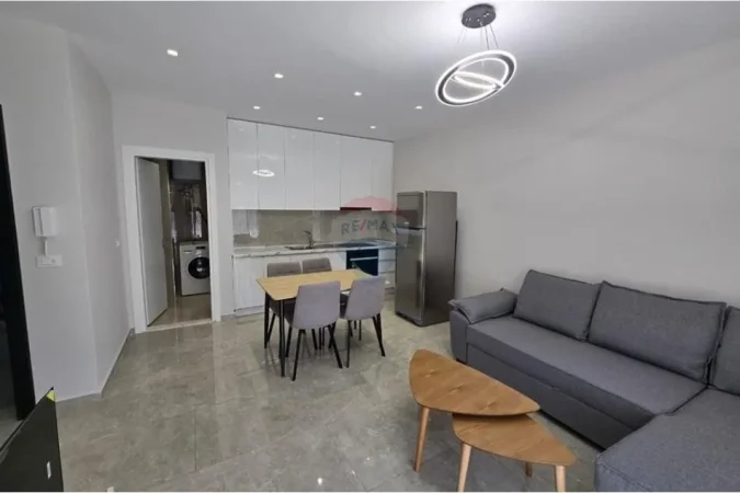 Tirane, jepet me qera apartament 1+1+Ballkon , 66 m² 550 € 