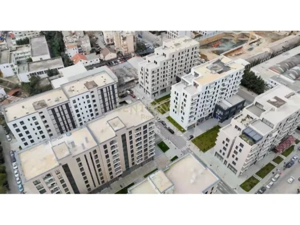 Tirane, jepet me qera ambjent biznesi Kati 0, 238 m² 1.500 € (Rezidenca Erli)