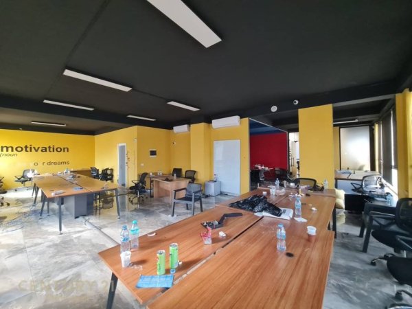 Tirane, jepet me qera ambjent biznesi Kati 2, 400 m² 4.000 € (Astir)