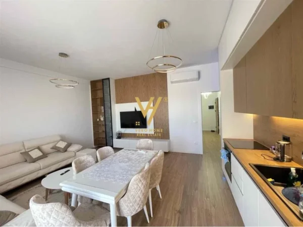 Tirane, jepet me qera apartament 2+1+Ballkon Kati 2, 105 m² 800 € (SELITE)